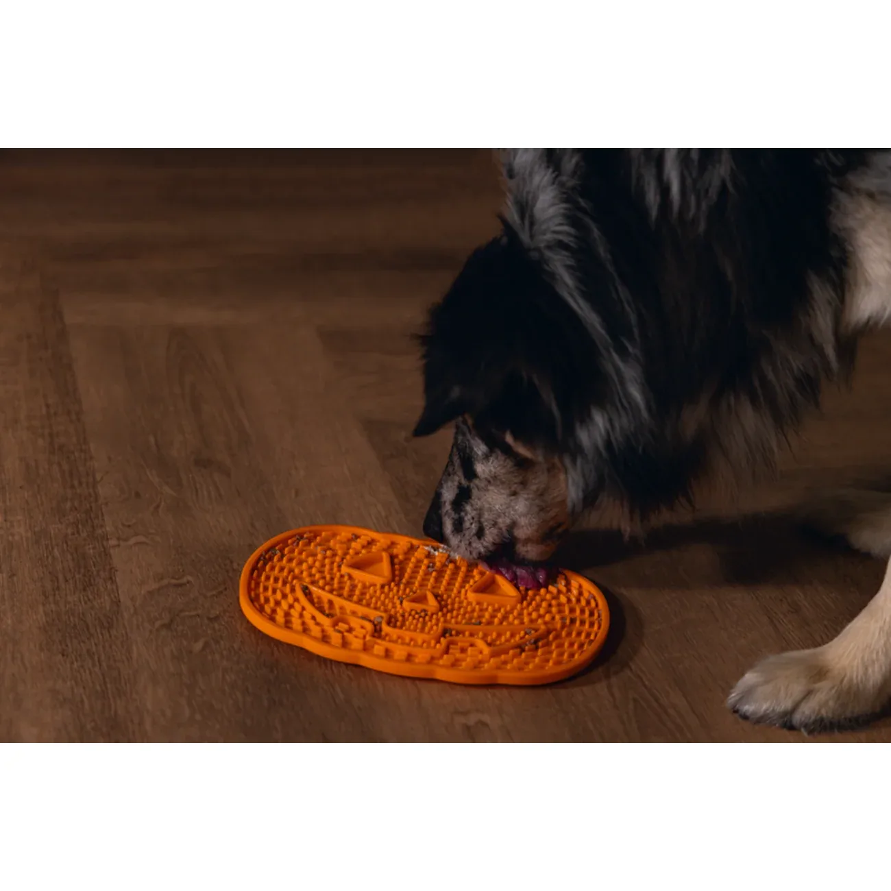 Beeztees Halloween Leckmatte Kürbis für Hunde - Image 2