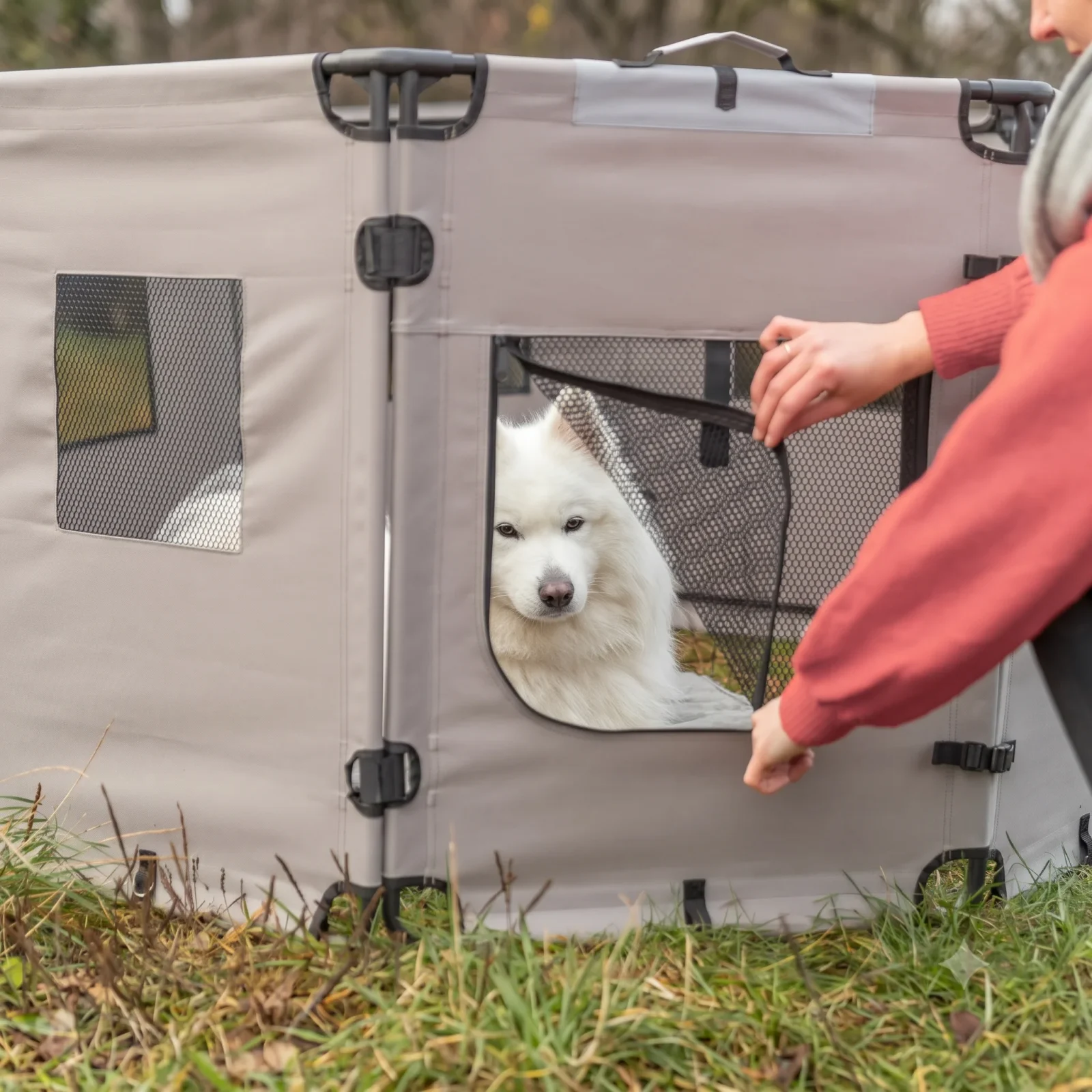TRIXIE Campingzaun für Hunde – Mobiler Freilauf & sichere Zone für Outdoor-Abenteuer - Image 2