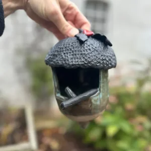 Vogelhäuschen aus lebensmittelechtem Kunststoff - HaustierPro